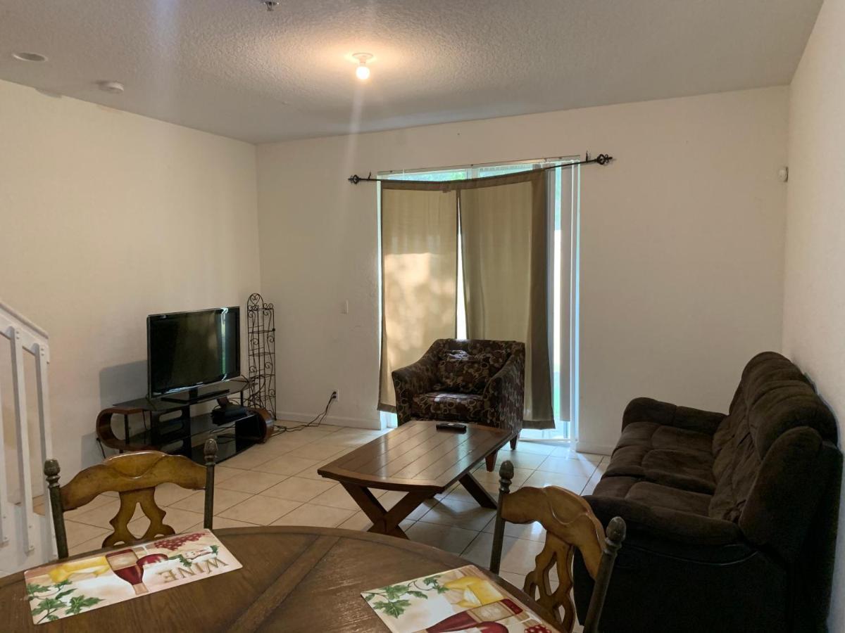 פורט לודרדייל Bedroom Suite In Lauderdale Lakes Townhome מראה חיצוני תמונה