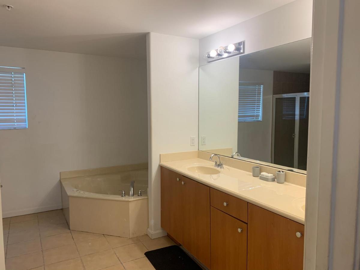 פורט לודרדייל Bedroom Suite In Lauderdale Lakes Townhome מראה חיצוני תמונה